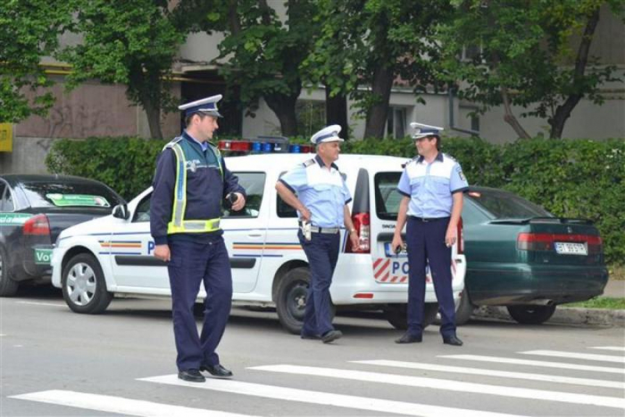 Poliția își intensifică patrulele în zona școlilor