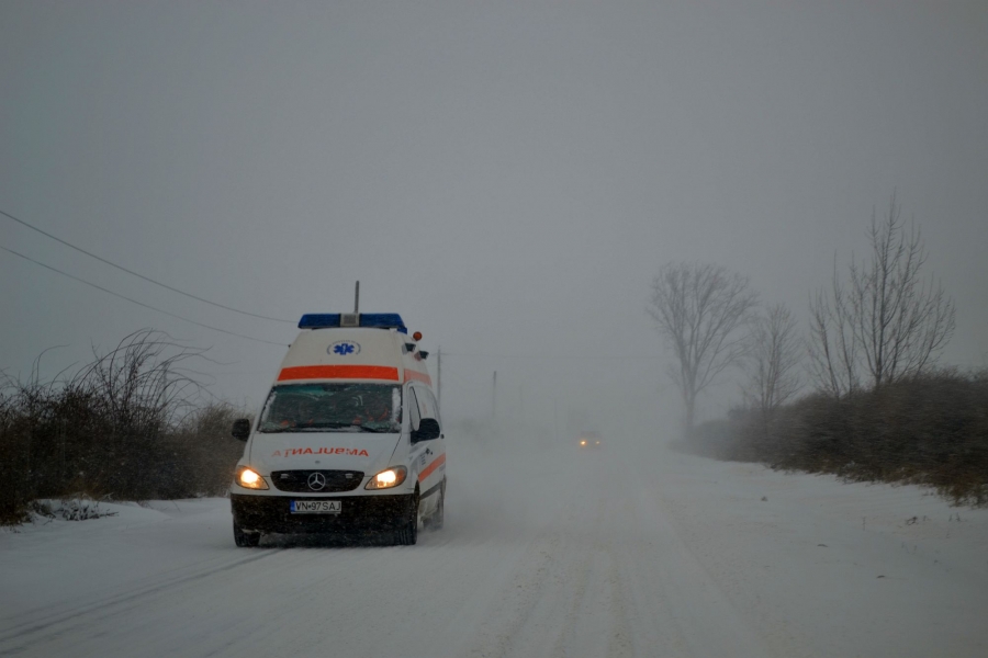 Misiuni imposibile din cauza VISCOLULUI! O gravidă a născut singură, pentru că ambulanţa nu a ajuns