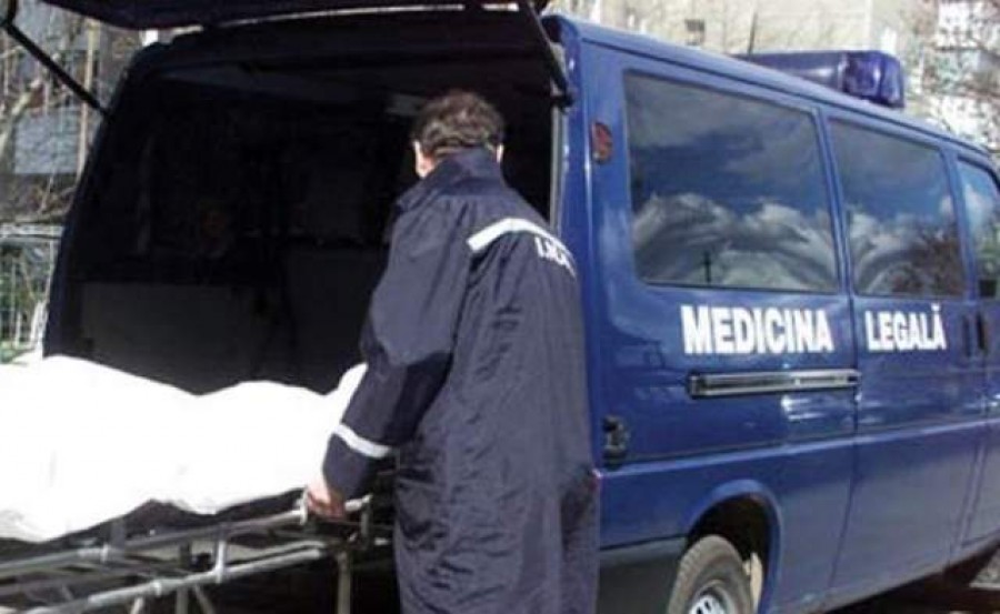 Găsit mort în şanţul de pe marginea şoselei