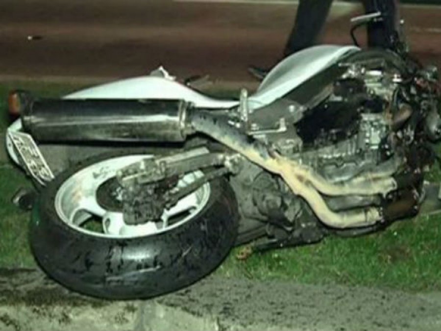 Motociclist decedat în urma unui impact cu o Dacia Logan