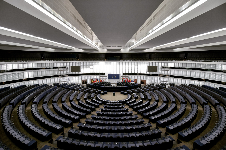 Mergem să mâncăm la Parlament