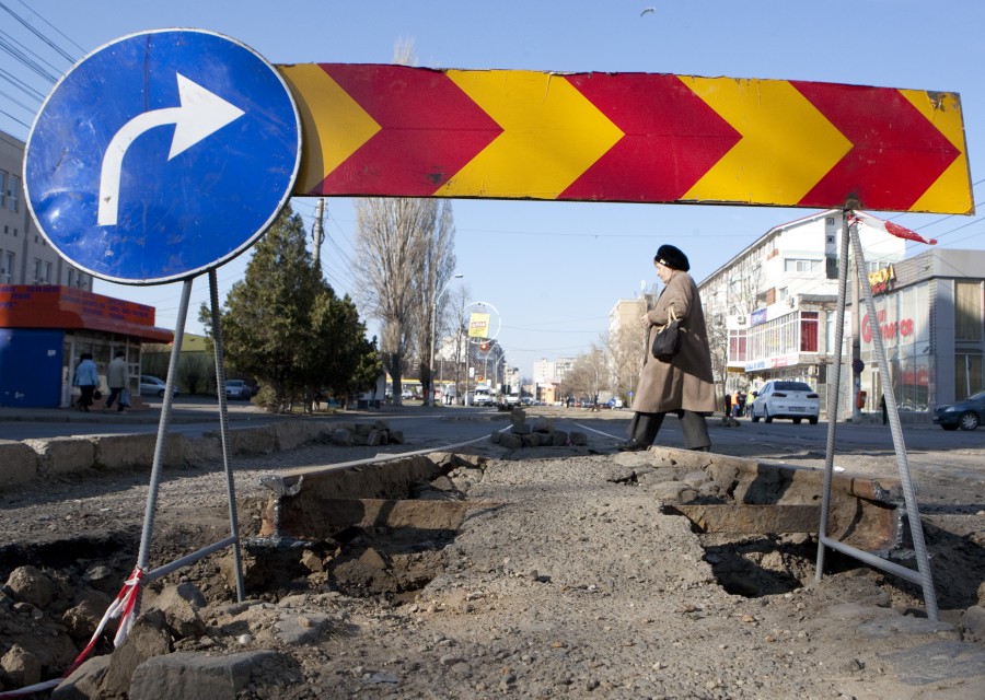 De luni, se va putea circula pe strada Stadionului