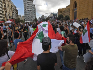 Manifestaţii de stradă după exploziile din Beirut. Guvernul propune organizarea de alegeri anticipate
