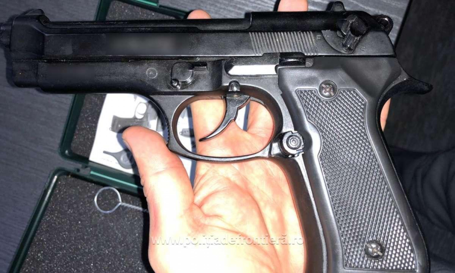 Joacă periculoasă cu pistol ilegal