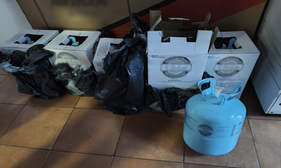 Contrabandă cu freon la Oancea