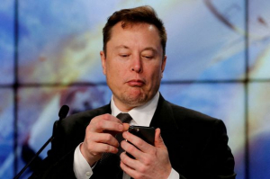 Contre pe Twitter între Elon Musk și președintele Zelenski