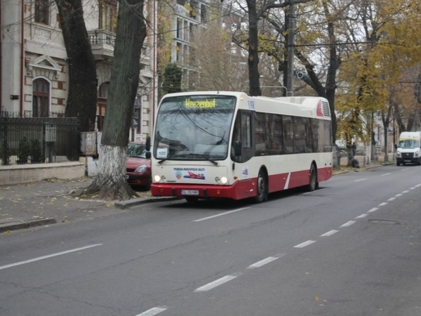 Din 9 mai/ Transportul public în Galaţi, realizat doar de maxi-taxi ...