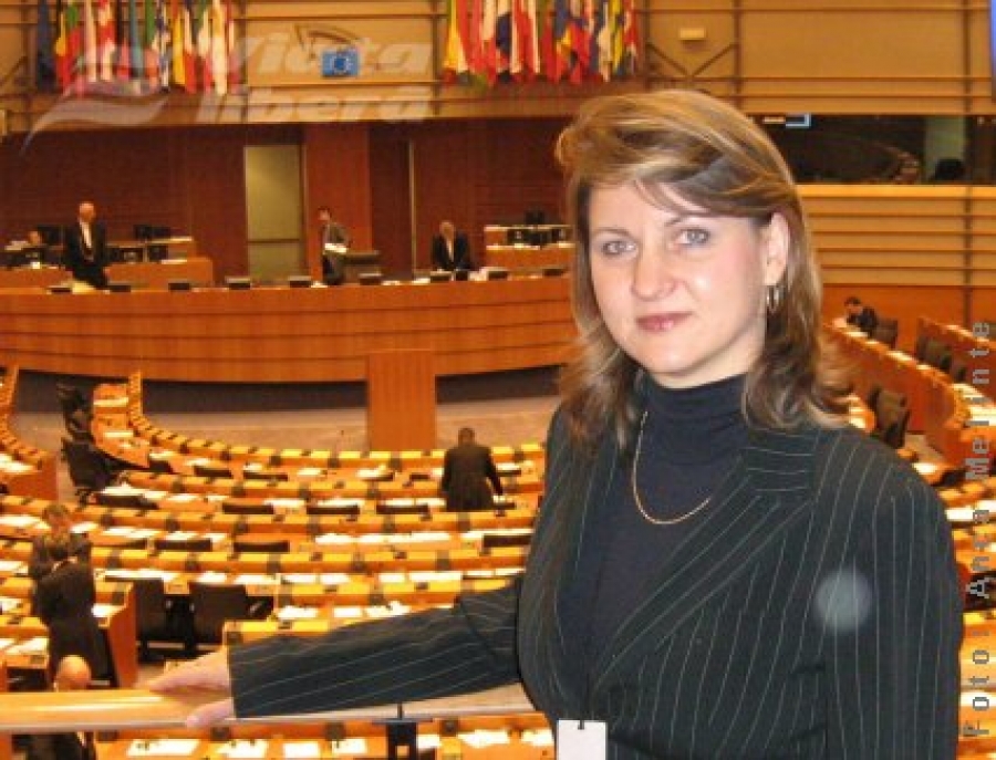 Adriana Ţicău, eurodeputat de (aproape) 4 stele