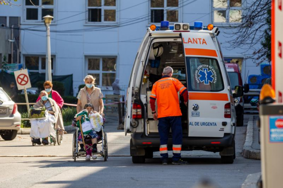 Trei noi focare de COVID-19, în rândul pacienților și al cadrelor medicale, la Spitalul Județean