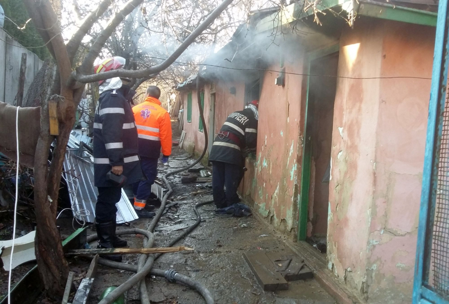 UPDATE | Doi gălăţeni au MURIT într-un INCENDIU