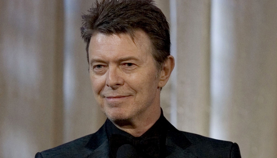 S-a stins din viaţă legendarul muzician DAVID BOWIE