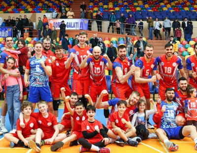 Voleibaliştii de la CSM Arcada Galaţi s-au calificat în semifinalele campionatului