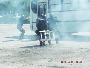 VIDEO/ Tensiune la autobaza Transurb: Un autobuz cu călători a fost capturat de terorişti