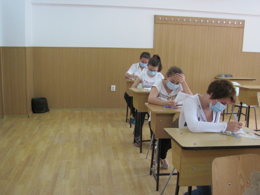 Evaluare naţională 2012 - Examen cu masca pe faţă