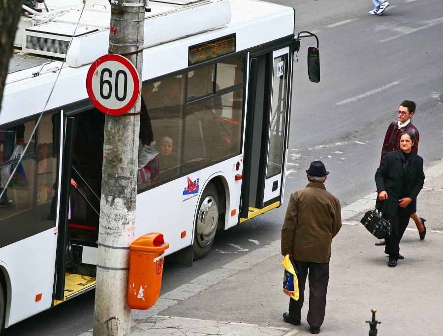 Transportul local în 2012 - Facilităţi Transurb pentru elevi şi pensionari