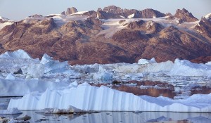 Din cauza încălzirii globale, gheţarii Groenlandei s-au desprins