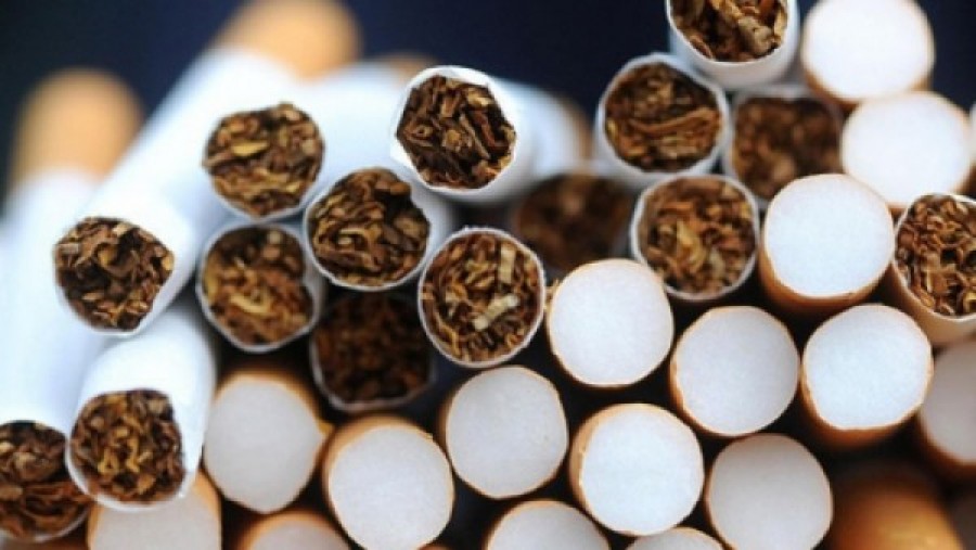 CONTRABANDIST moldovean OPRIT în trafic. Peste 4.000 de ţigări au fost CONFISCATE