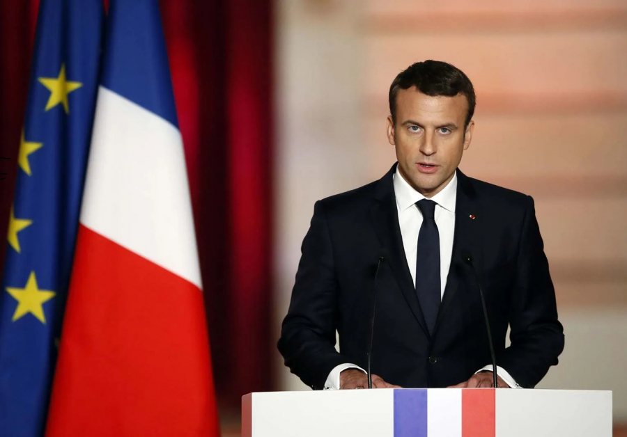 Preşedintele Franţei vrea să interzică accesul copiilor la reţelele sociale