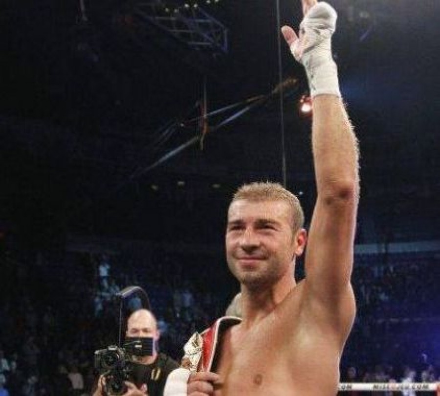 Lucian Bute l-a învins pe rusul Denis Gracev