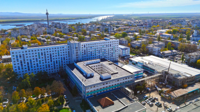 La heliportul Spitalului Județean Galați, pregătiri pentru montarea platformei de aterizare a elicopterului SMURD