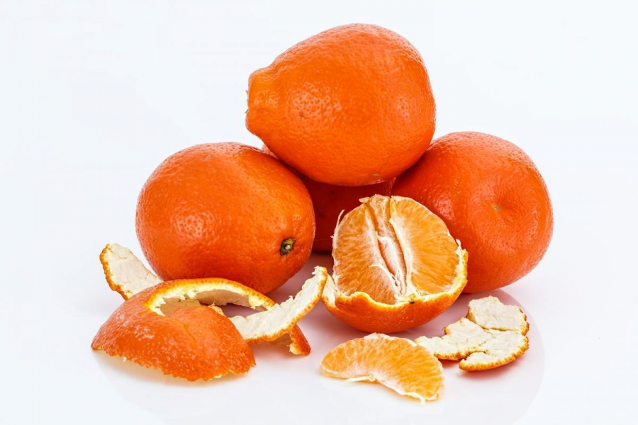 REMEDII NATURISTE preparate din coji de mandarine