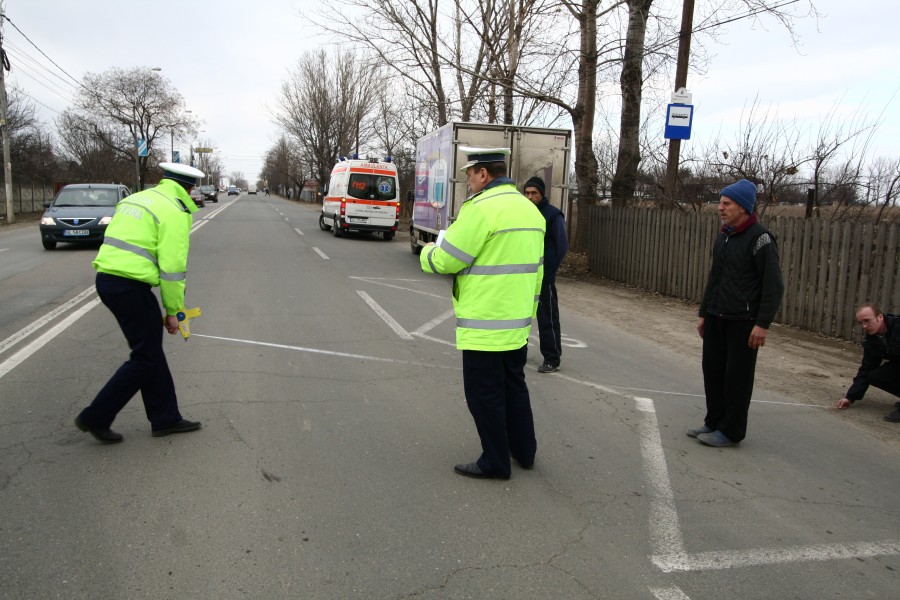 Tragedie pe DN 26. Un bătrân a fost ucis de camionul unui producător de iaurt