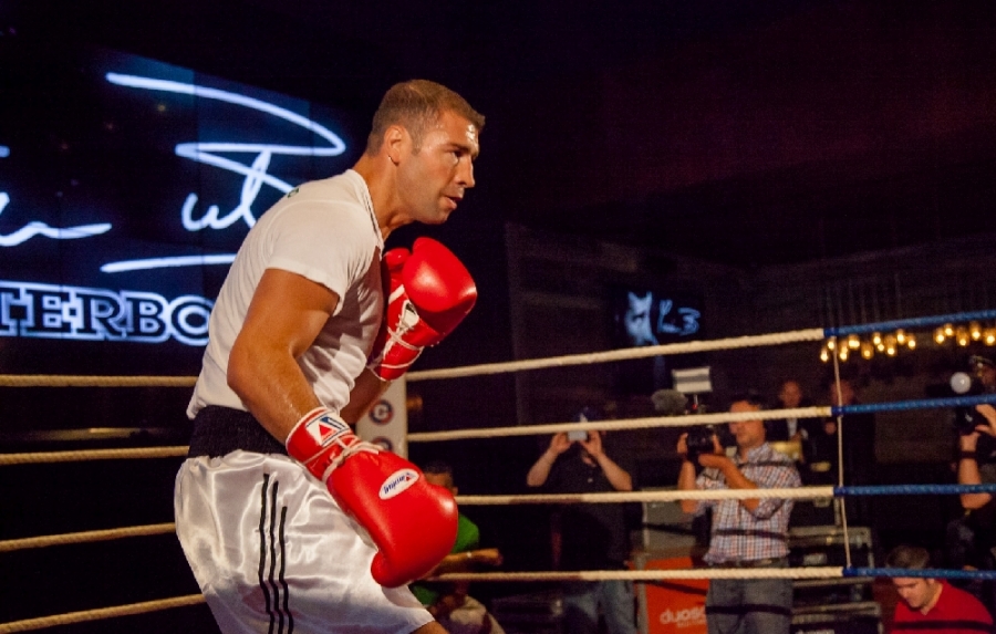 BOX: Gălăţeanul Lucian Bute revine în ring peste o lună