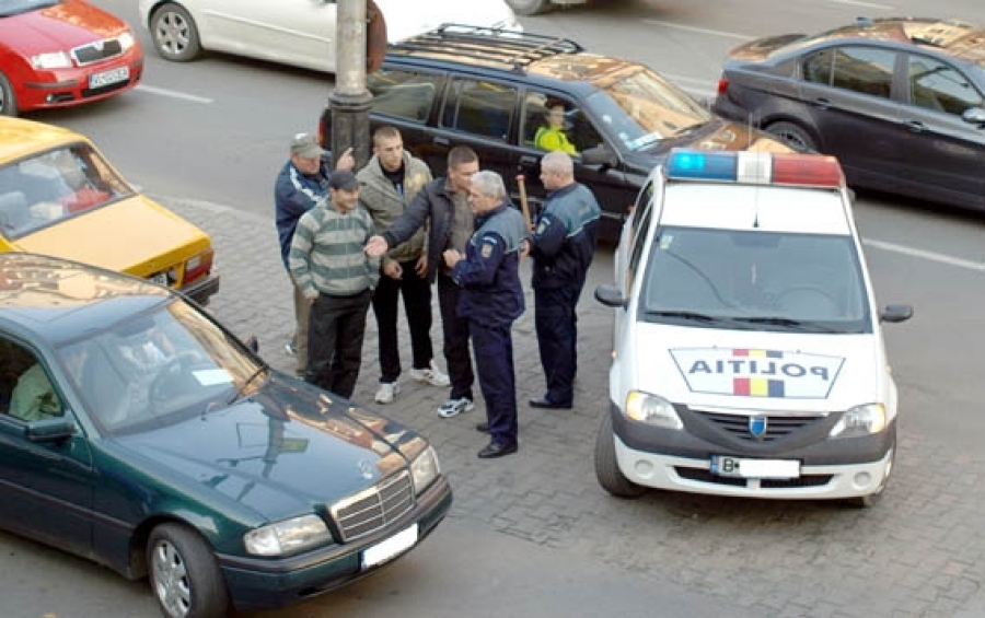 Un taximetrist brăilean a ÎNJUNGHIAT în trafic un alt şofer, după o ȘICANARE ÎN TRAFIC. Victima este în stare GRAVĂ