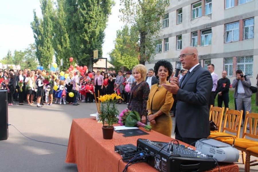 Primarul Marius Stan participă la festivităţile de deschidere de la cinci şcoli
