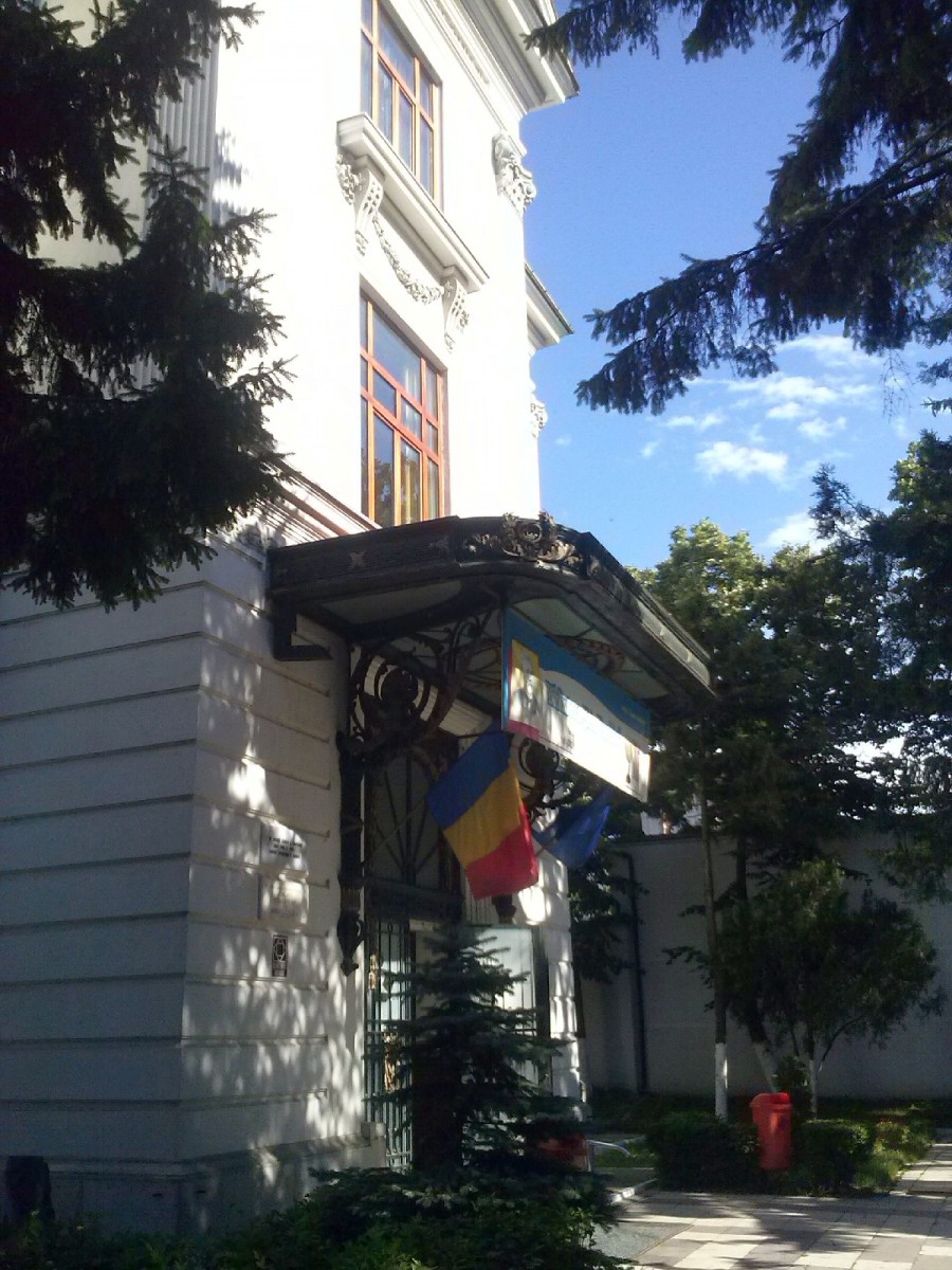 Zilele Bibliotecii "V.A. Urechia": Prelegeri şi cărţi pentru penitenciar
