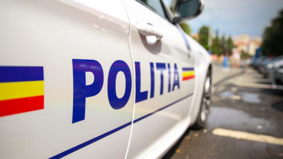 Conducea fără permis şi a fost prins