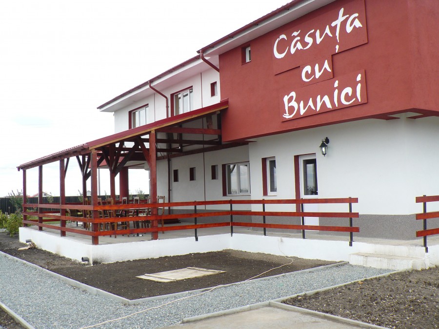 „Căsuţa cu bunici”, din satul Costi - un loc cu suflet