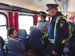 Poliţiştii vor invada trenurile în aşteptarea valului de elevi navetişti