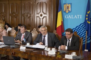&quot;Un fel de tragi-comedie&quot;/ Bugetul judeţului, de trei ori mai mic decât cel al oraşului