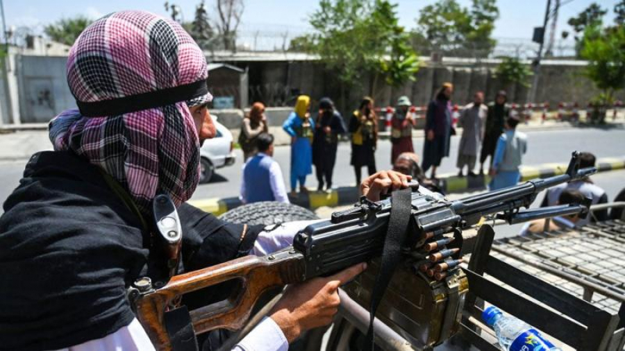 Talibanii anunță amnistie generală pentru funcţionarii publici