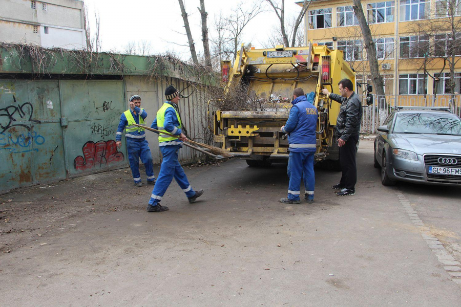 Amendaţi pentru că nu aveau contracte de salubritate