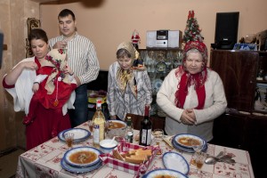 Tradiţii de rit vechi: A venit din America pentru a sărbători Crăciunul în familie (GALERIE FOTO)