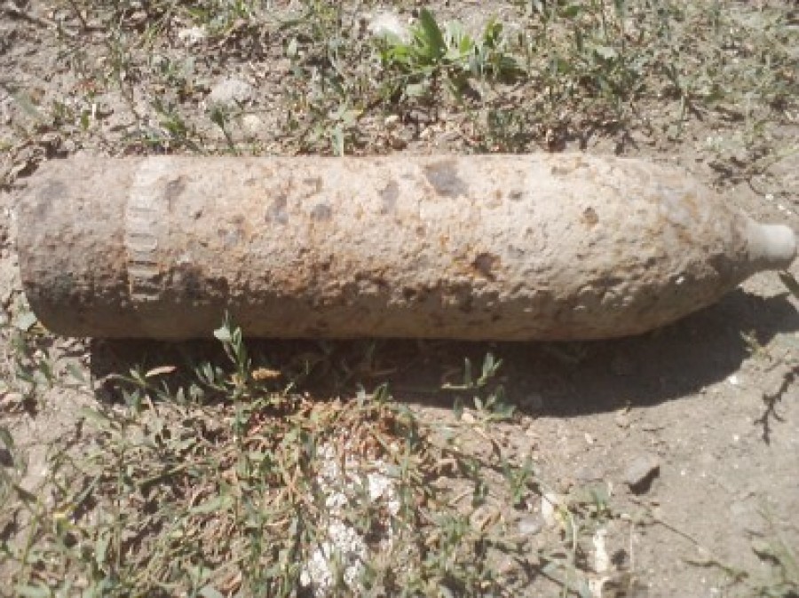 PERICOL de EXPLOZIE: PROIECTIL de tun descoperit într-o localitate gălăţeană