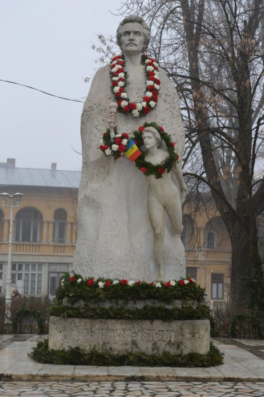Eminescu, omagiat la 172 de ani de la naştere. Ziua Culturii Naţionale