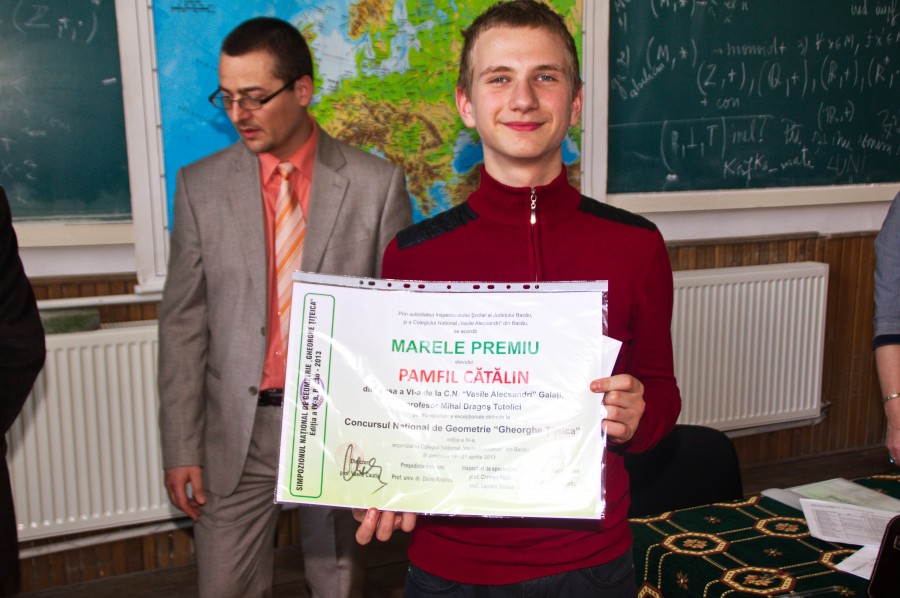Vezi care e elevul din Galaţi care a luat marele premiu la un concurs naţional de geometrie