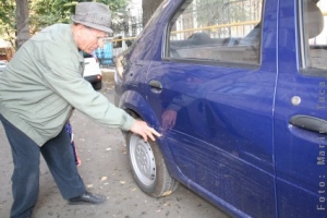 Asiguratorii – veşnica problemă a şoferilor  