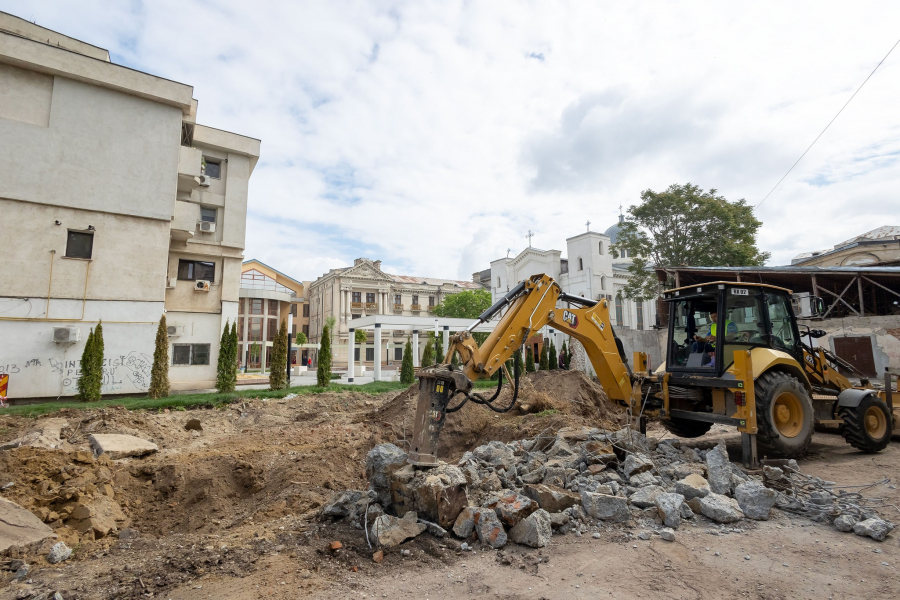 Peste 83.000 de euro pentru o parcare în Centru, pe locul a şapte garaje demolate