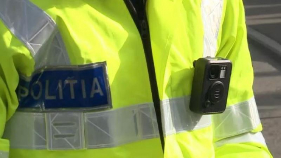 Mită la camera ascunsă. Frați filmați în timp ce încercau să „ungă” doi polițiști