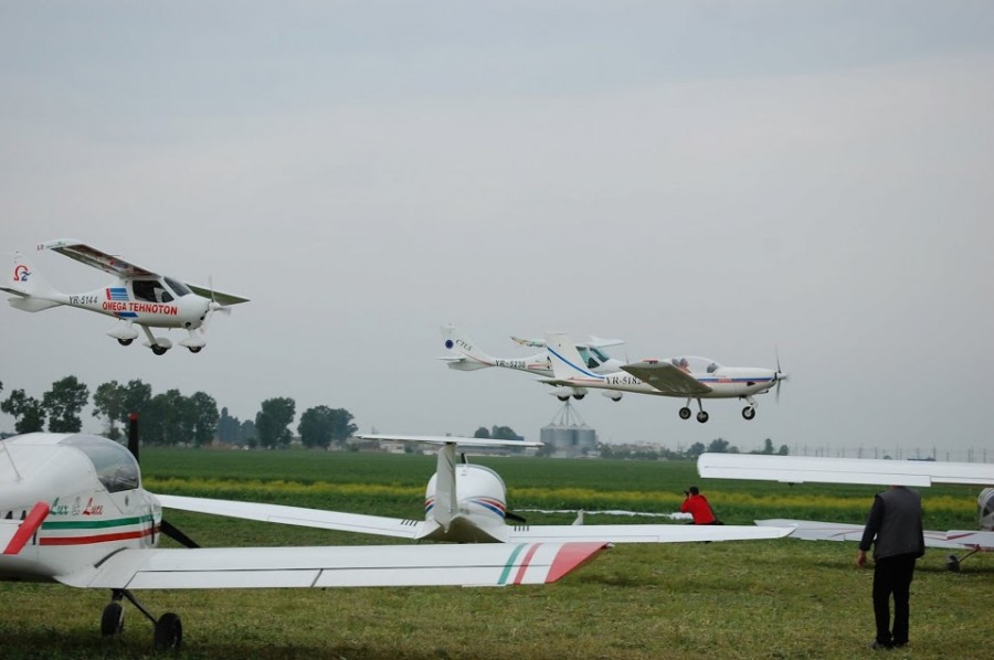 Gălăţeni, poftiţi la mitingul aviatic!