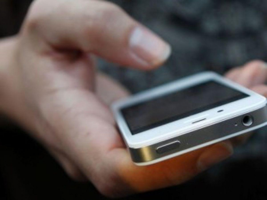 Arestat pentru "abonare" la telefoanele altora