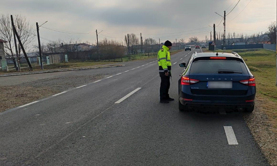 Pseudo-șofer depistat în trafic