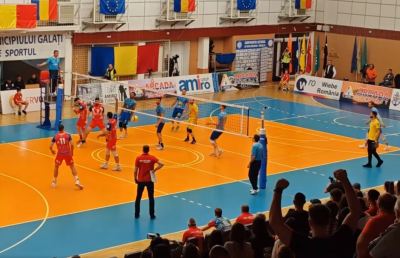 Arcada Galaţi - Corona Braşov 1-1, în finala naţională la volei