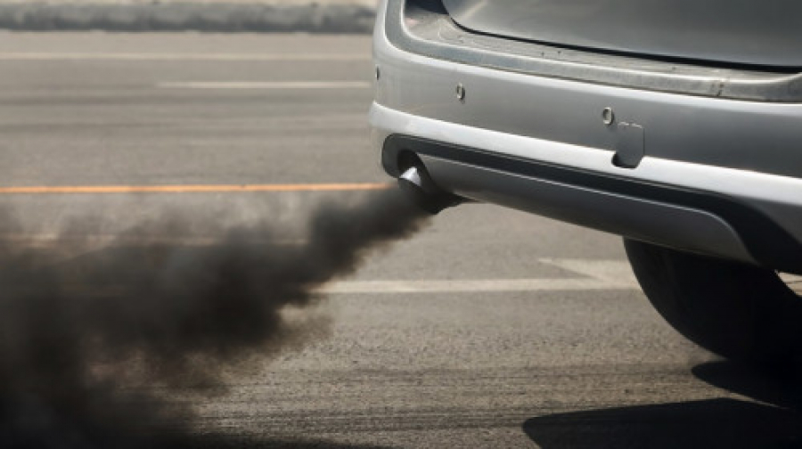 Rovinieta va conține taxe pentru poluare în funcție de vechimea mașinii