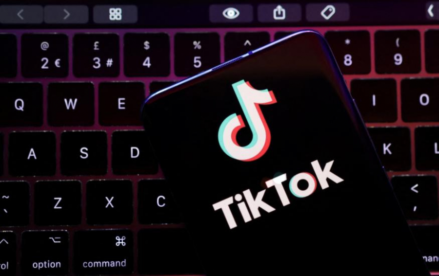 Comisia Europeană le interzice angajaților să folosească TikTok