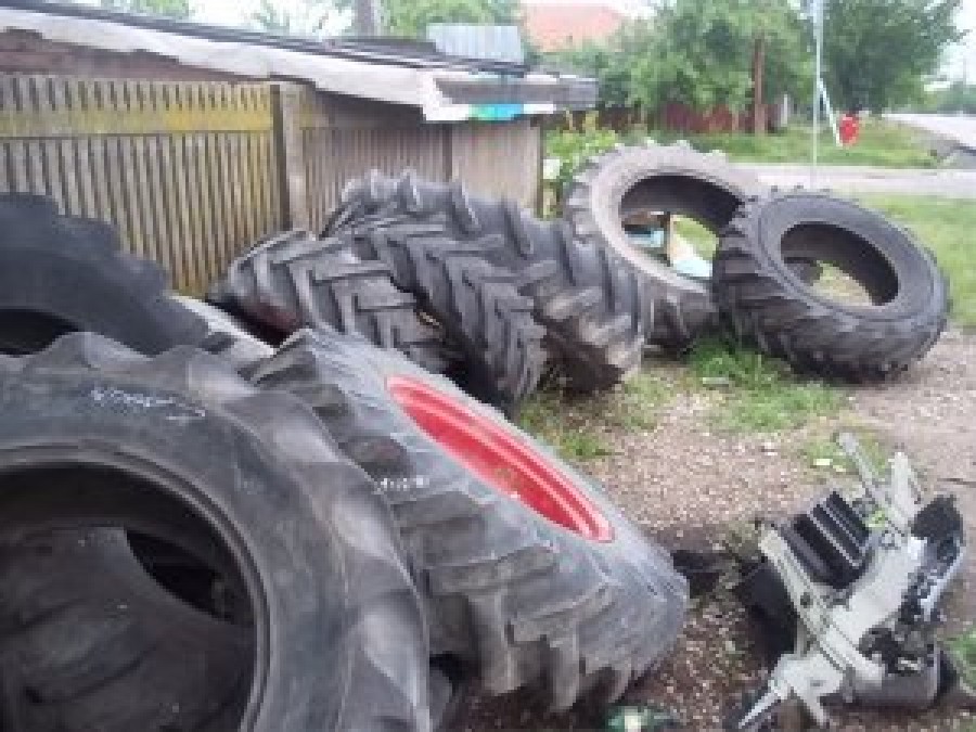 Cu mic, cu mare, la furat/ Au lăsat un localnic fără anvelopele de la tractor